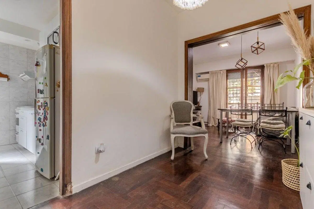 3 AMBIENTES C/BALCON 1ER PISO POR ESCALERA ALMAGRO 2
