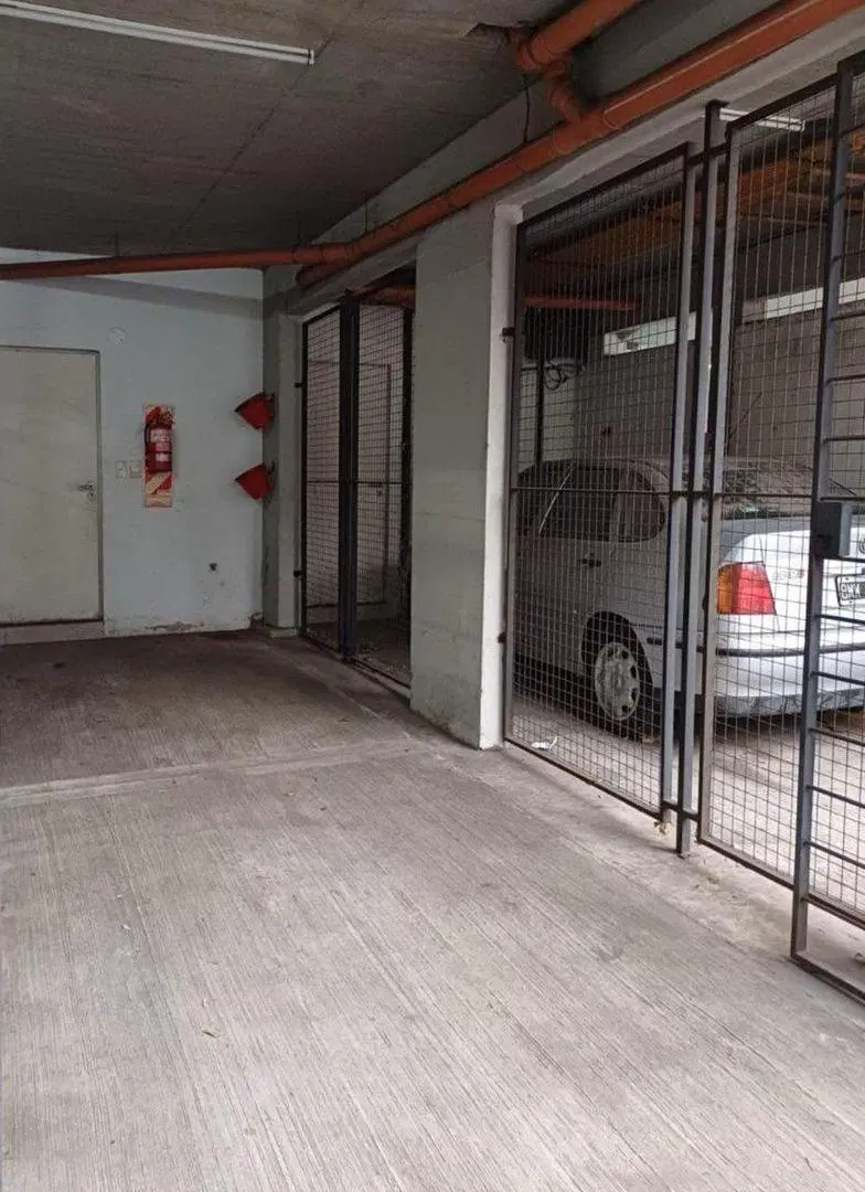 VENTA DE COCHERA FIJA  VILLA DEL PARQUE 3