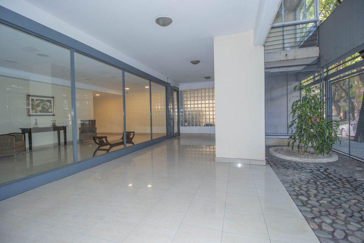 Foto de VENTA DEPARTAMENTO 4 AMBIENTES C/COCHERA CABA, imagen 2