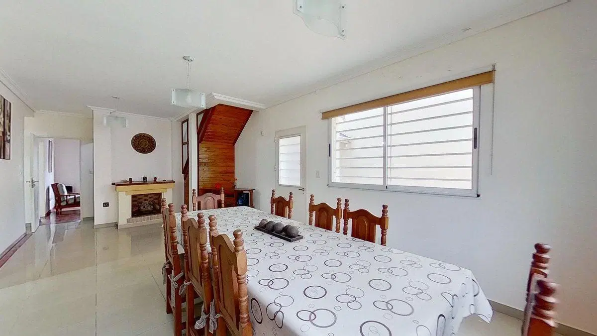 VENTA CASA 5 AMB LOMAS DE ZAMORA CREDITO y PERMUTA 5