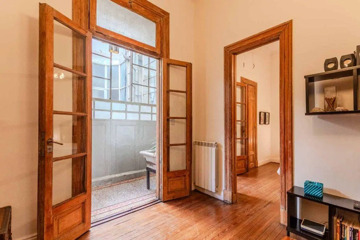 VENTA Excelente Depto. 2 Ambientes en "SAN TELMO" 2
