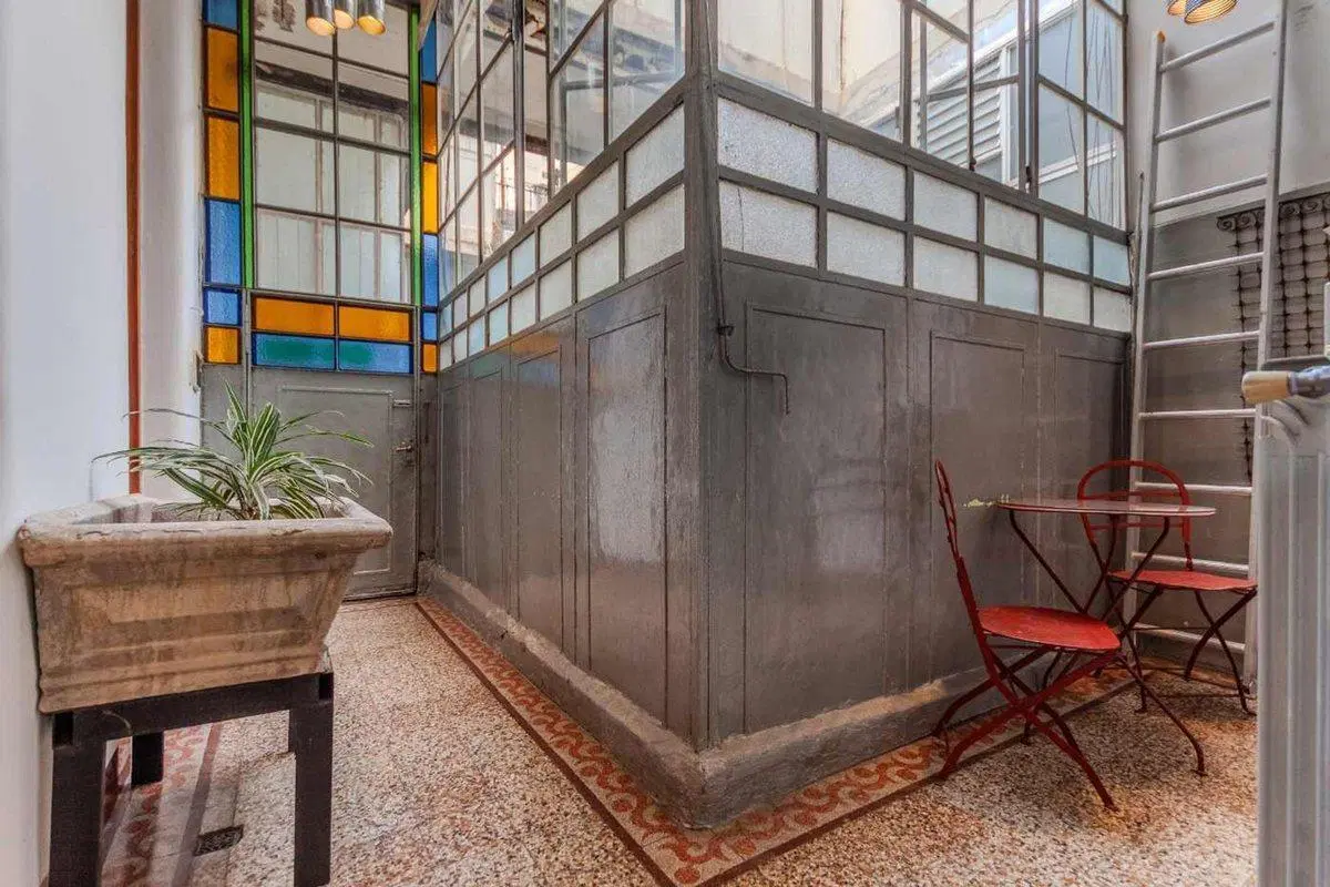 VENTA Excelente Depto. 2 Ambientes en "SAN TELMO" 3