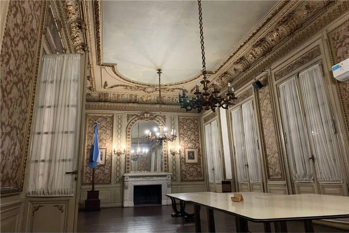 AV.BELGRANO 2800,VENTA CASA  DE GRAN VALOR ARQ!!!! 5