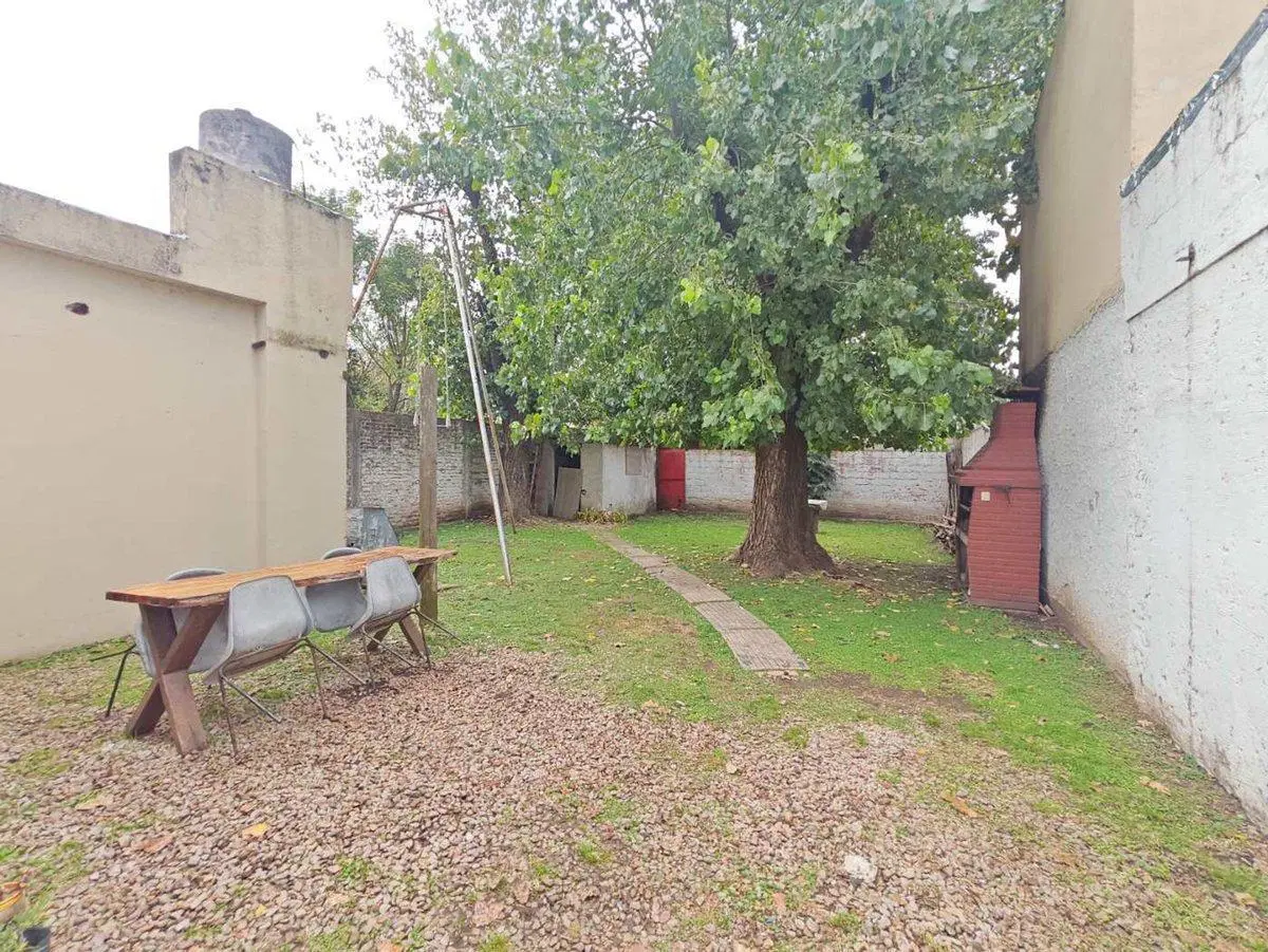 VENTA Casa 3 ambientes en Ituzaingó. Amplio lote. 3
