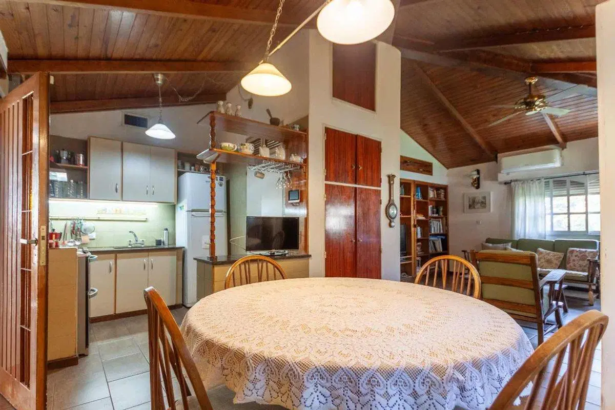 VENTA Casa 6 Amb. Con Piscina y Quincho en PALOMAR 4
