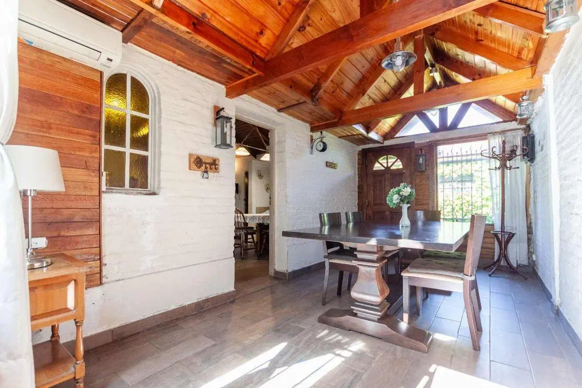 VENTA Casa 6 Amb. Con Piscina y Quincho en PALOMAR 3