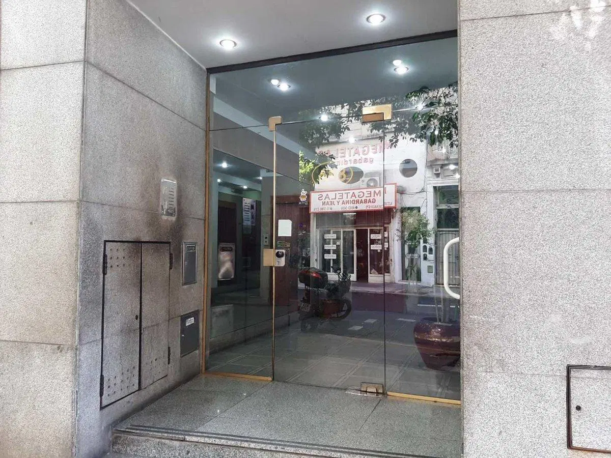 Alquiler monoambiente al frente zona facultades 4