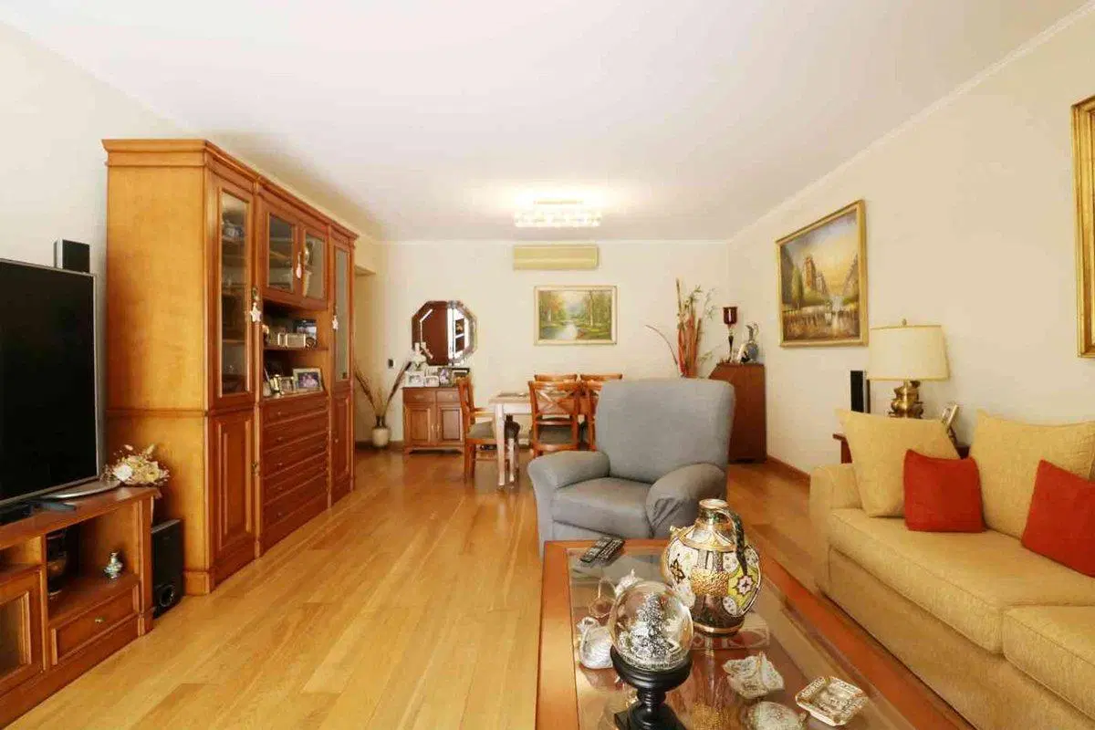 VENTA 4 AMB. CATEGORIA EN P.MADERO CON COCHERA 5