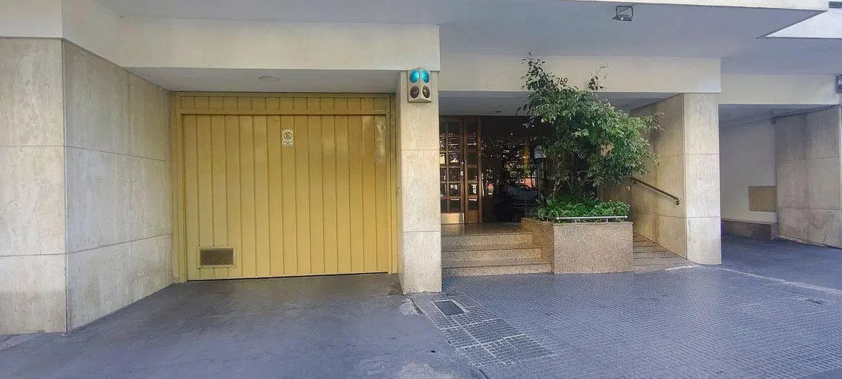 COCHERA CUBIERTA EN VENTA - EXCELENTE UBICACIÓN 2