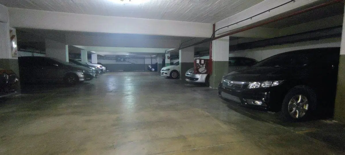COCHERA CUBIERTA EN VENTA - EXCELENTE UBICACIÓN 5