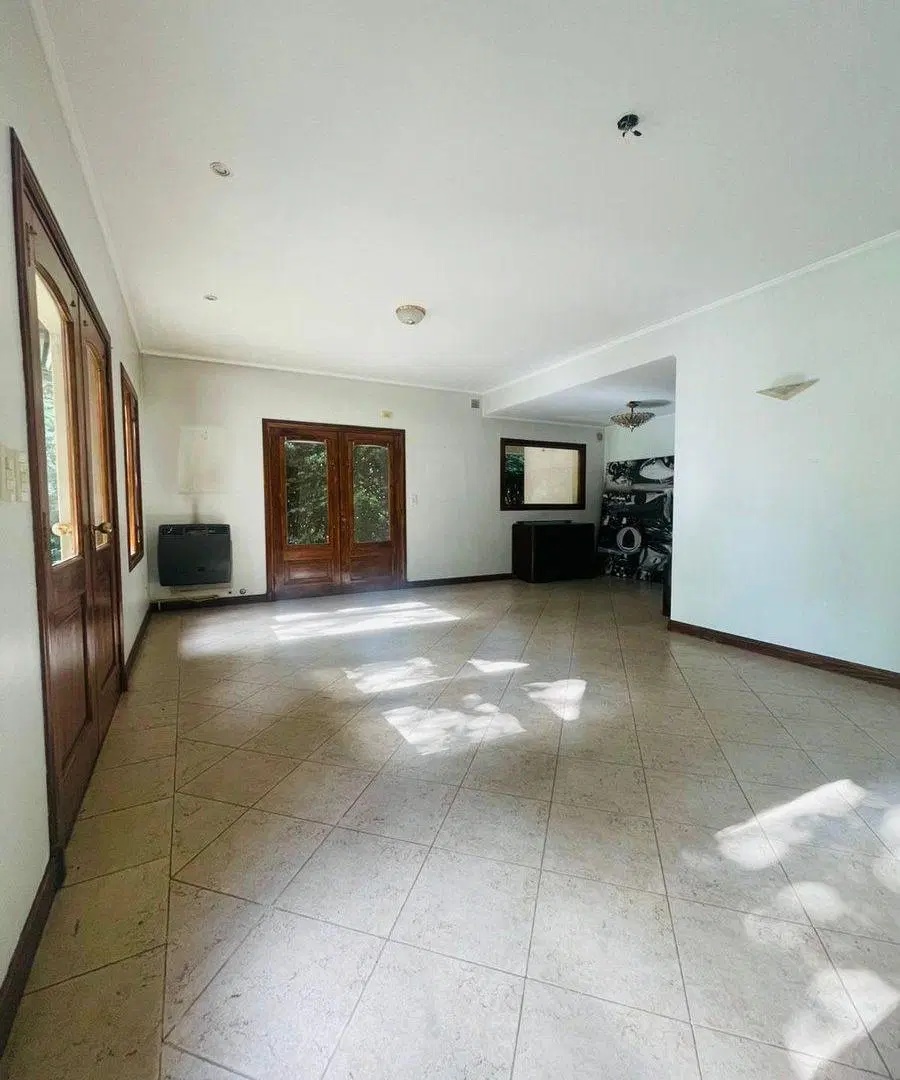 VENTA CASA 4 AMB Y DEPENDENCIA COUNTRY SAN CARLOS 2