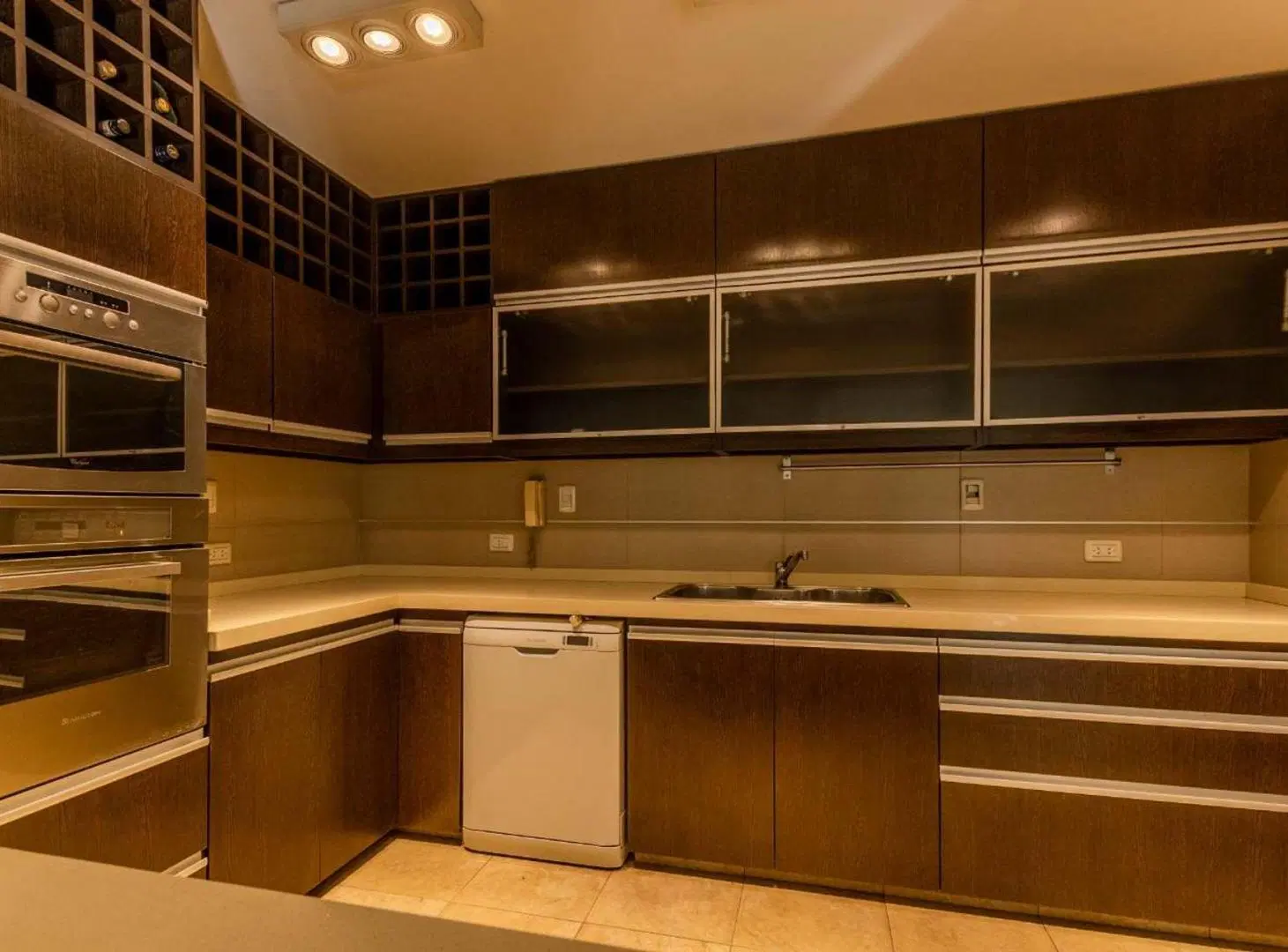 EXCELENTE CASA CHALET 6 AMBIENTES EN ADROGUE 5