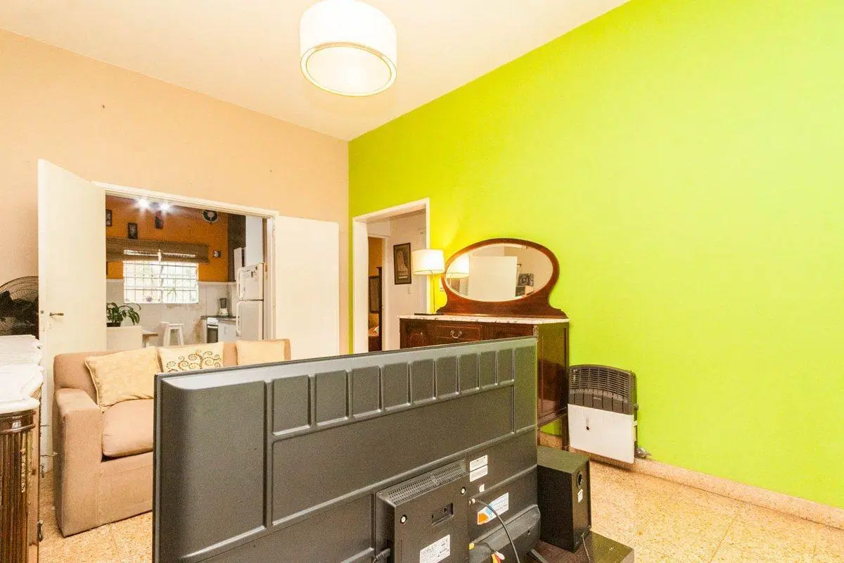 VENTA Casa 3 ambientes con local en Lomas. 4