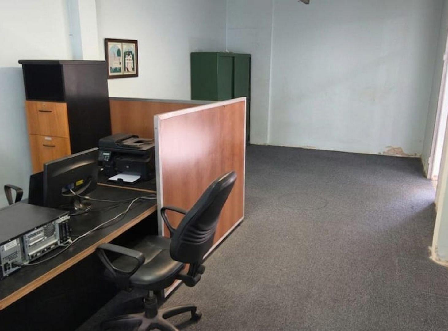 Foto de DEPOSITO CON OFICINAS/TIPO VIVIENDA SAN MARTIN, imagen 2