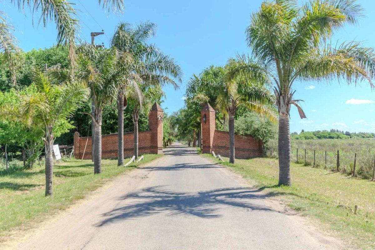 VENTA LOTE 1700 m2 en Barrio LOS OMBUES