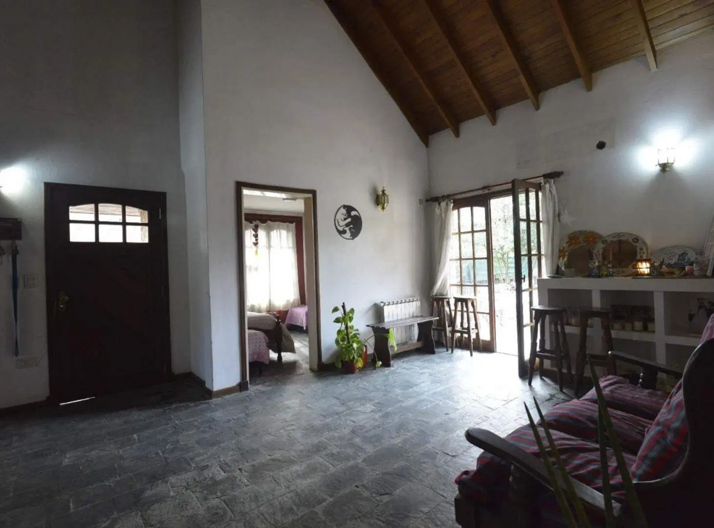 VENTA CASA 8 AMBIENTES AMPLIO TERRENO EN RANELAGH 8