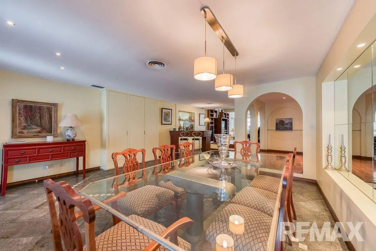 CASA 6 AMB BARRIO RIVER-JARDIN-PILETA-COCHERA 3