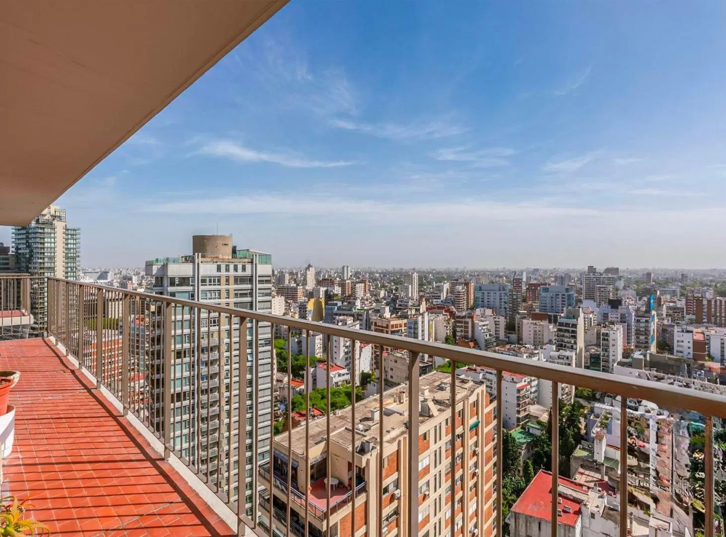 PISO DÚPLEX CON TERRAZA Y 3 COCHERAS EN BELGRANO 4