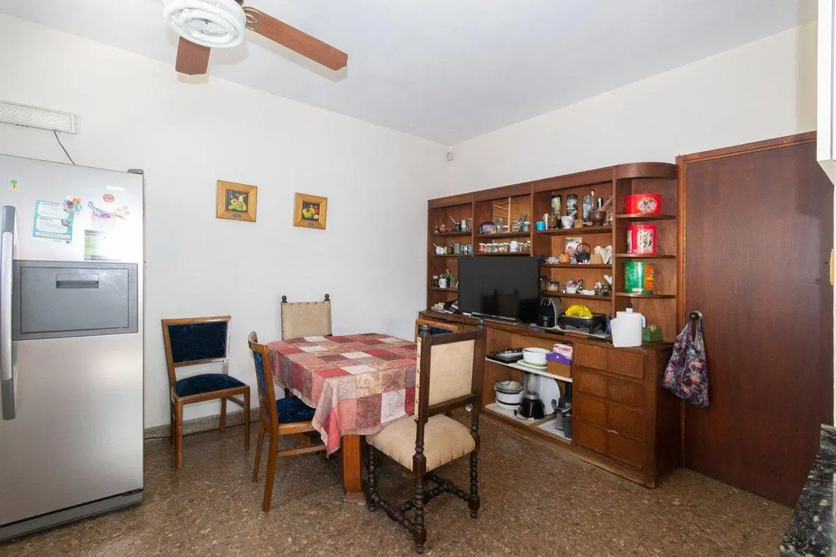 VIVIENDA MULTIFAMILIAR: Casa+Depto. 10,50x76 mts. 4