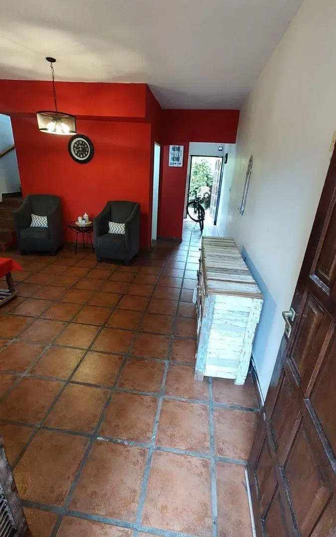 CASA PH  COCHERA Y JARDIN  EN CIUDAD EVITA 4