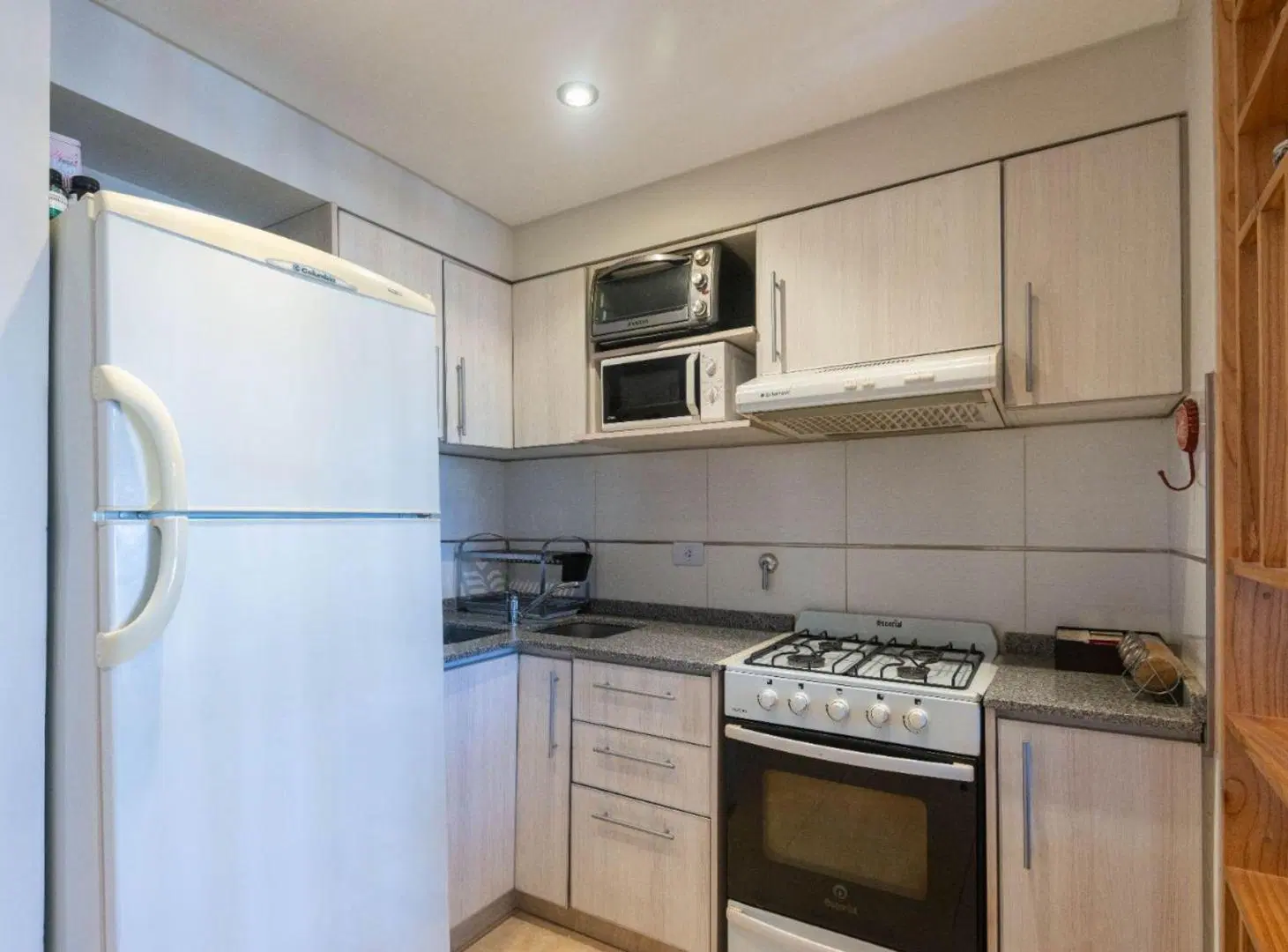 VENTA DEPARTAMENTO 2 AMBIENTES TERRAZA EN CASEROS 3