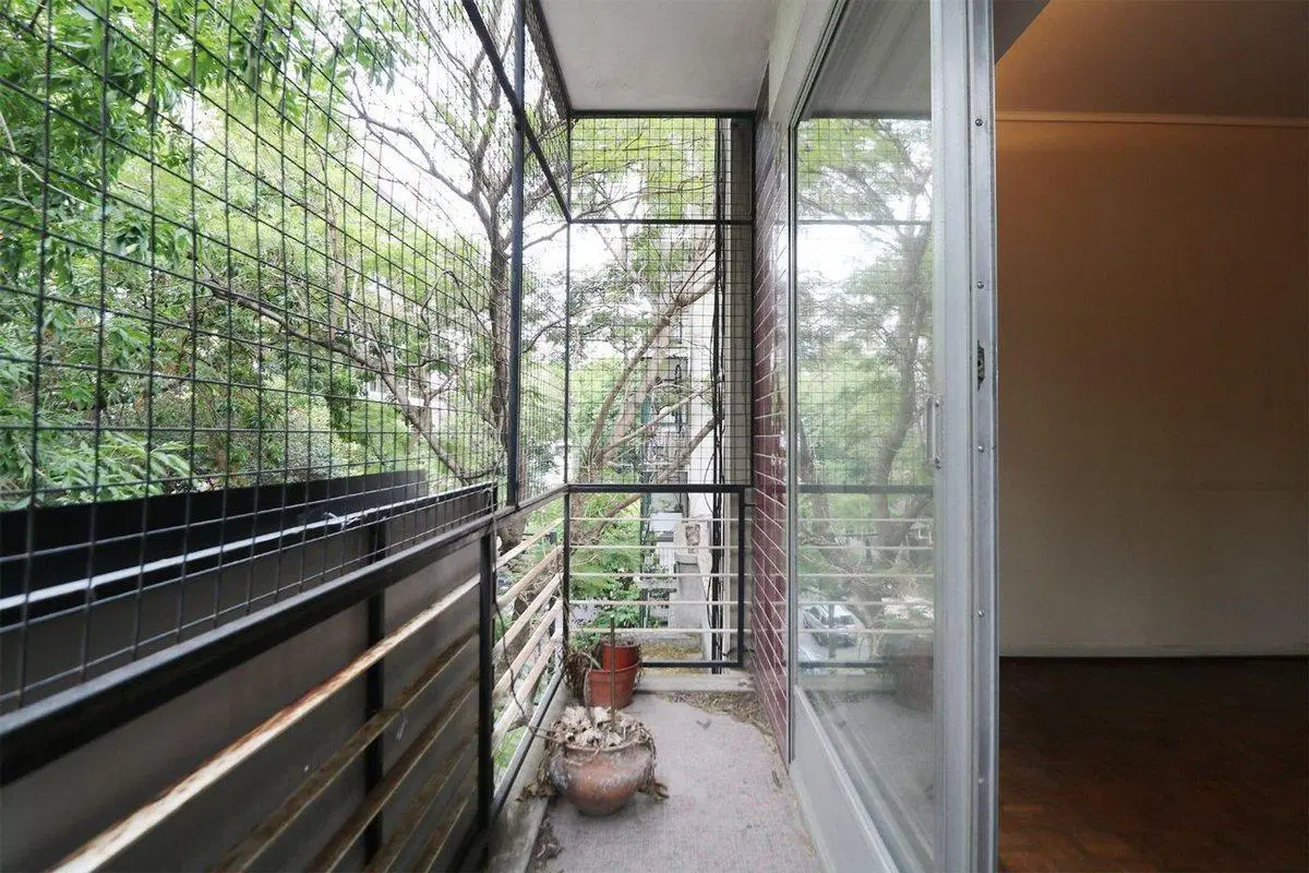 VENTA PISO 4 AMBIENTES C/ DEP, BALCÓN Y COCHERA 2