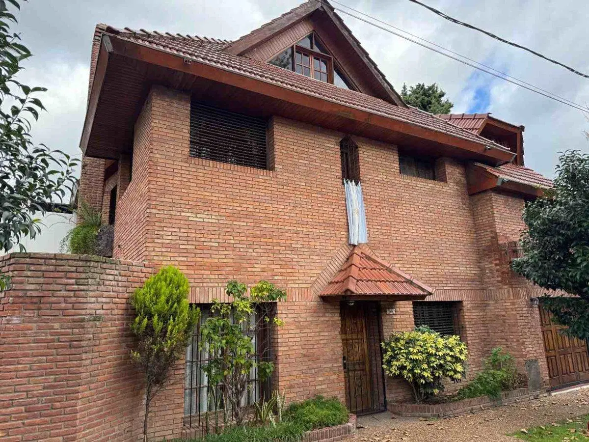 VENTA CASA 7 AMB CON JARDIN EN FLORIDA 2