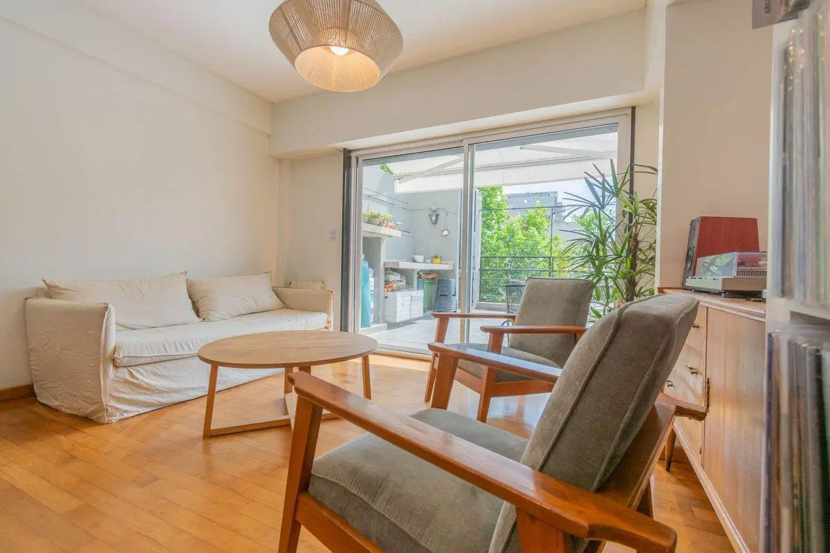 3 ambientes con balcón terraza y terraza propia. 3