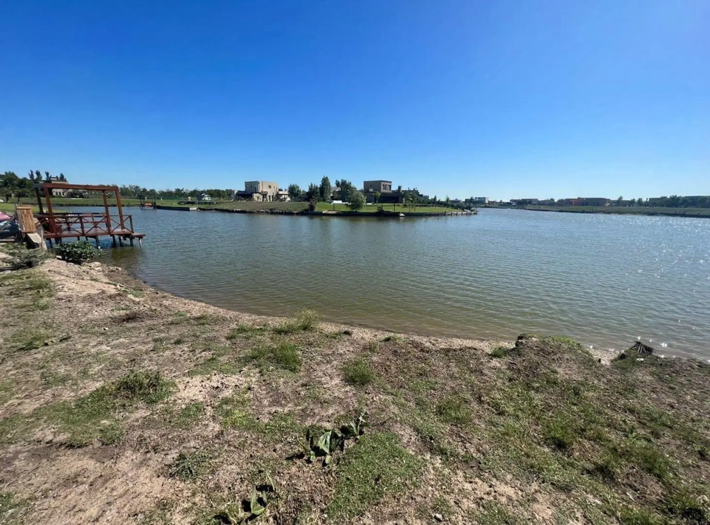 Lote a la laguna en Area 10, Barrio San Sebastian 3