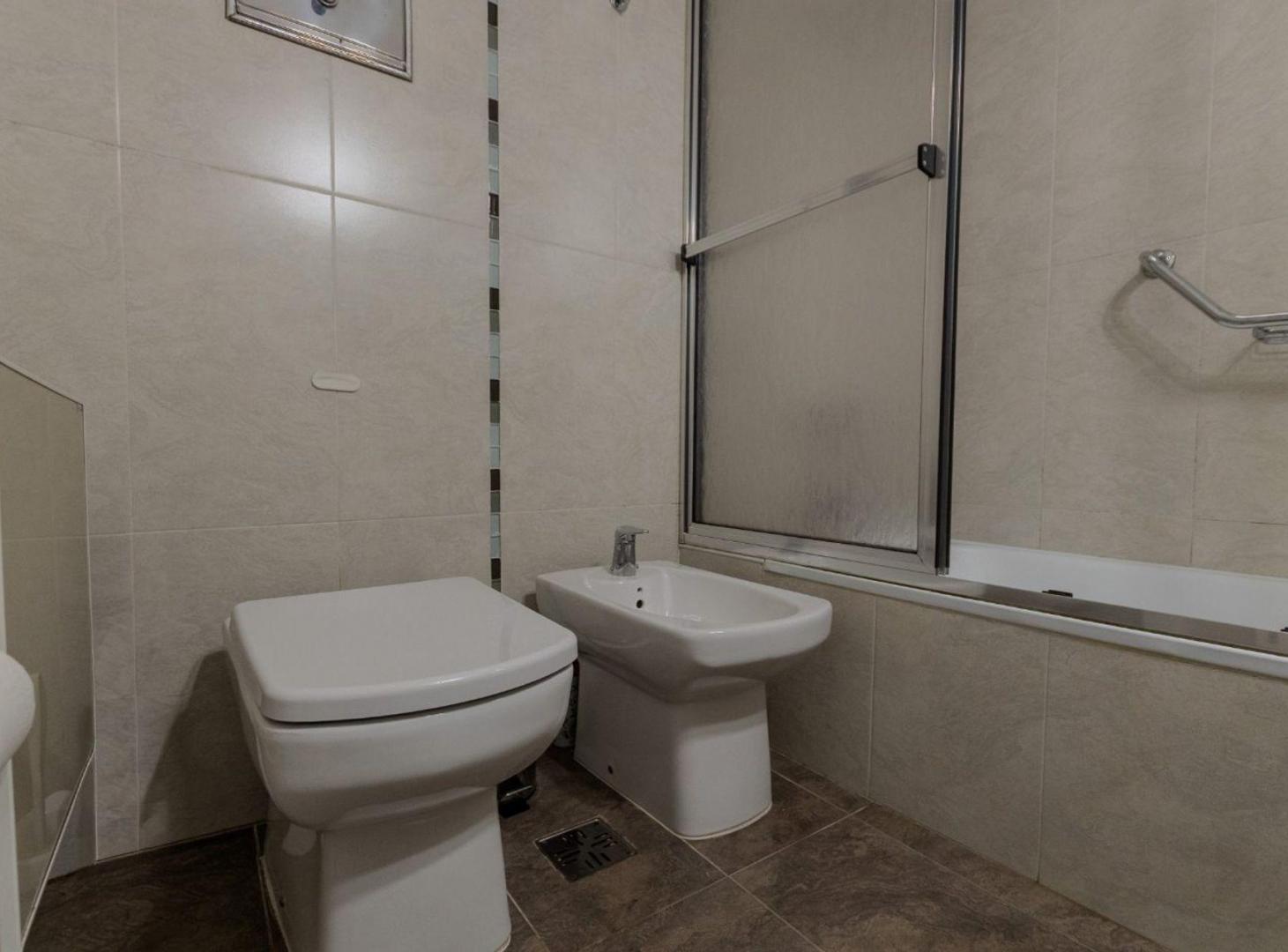 Foto de VENTA 5 AMB COCHERA QUINCHO PARQUE en R. CALZADA, imagen 5
