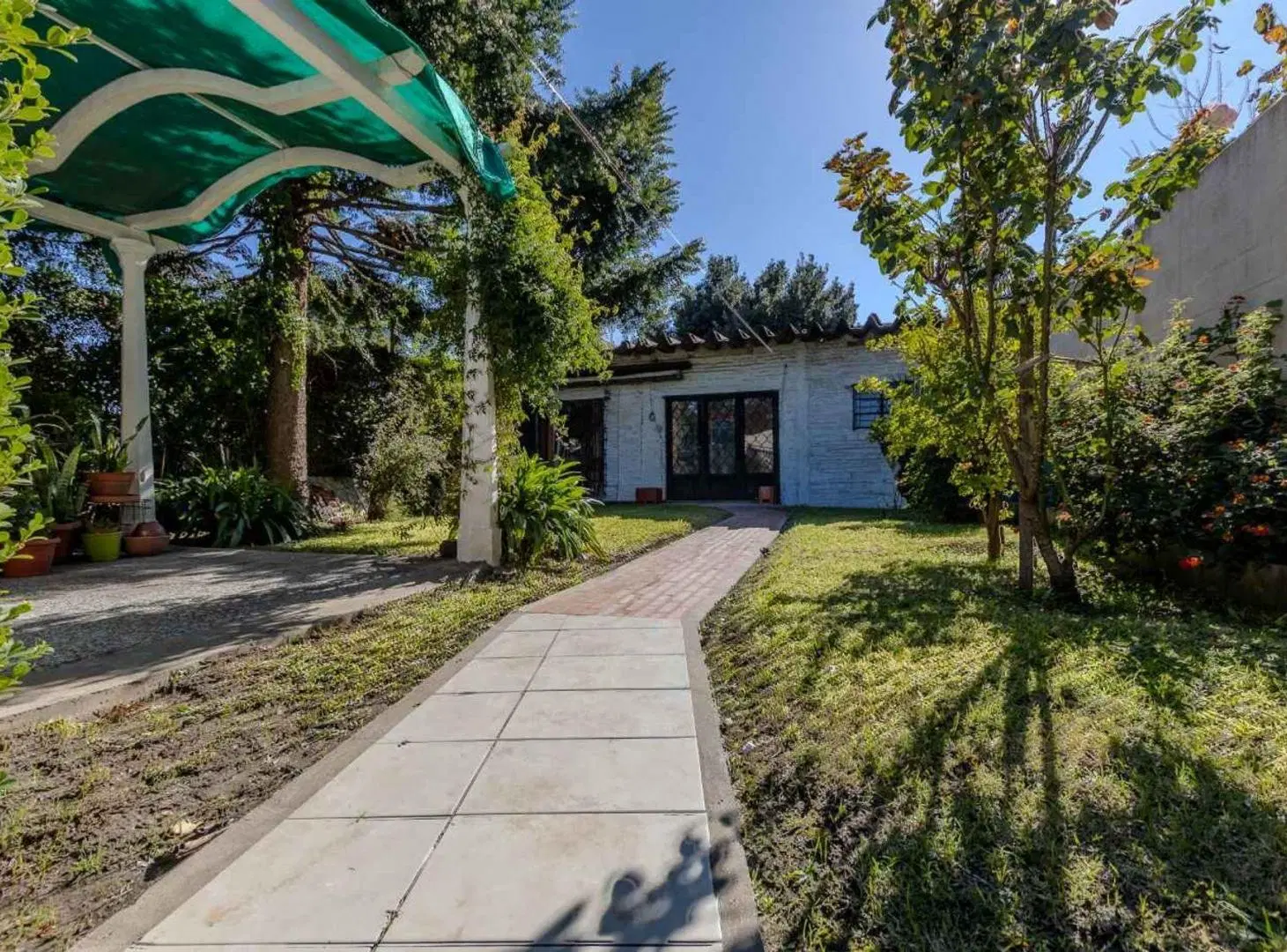 VENTA 5 AMB COCHERA QUINCHO PARQUE en R. CALZADA 4