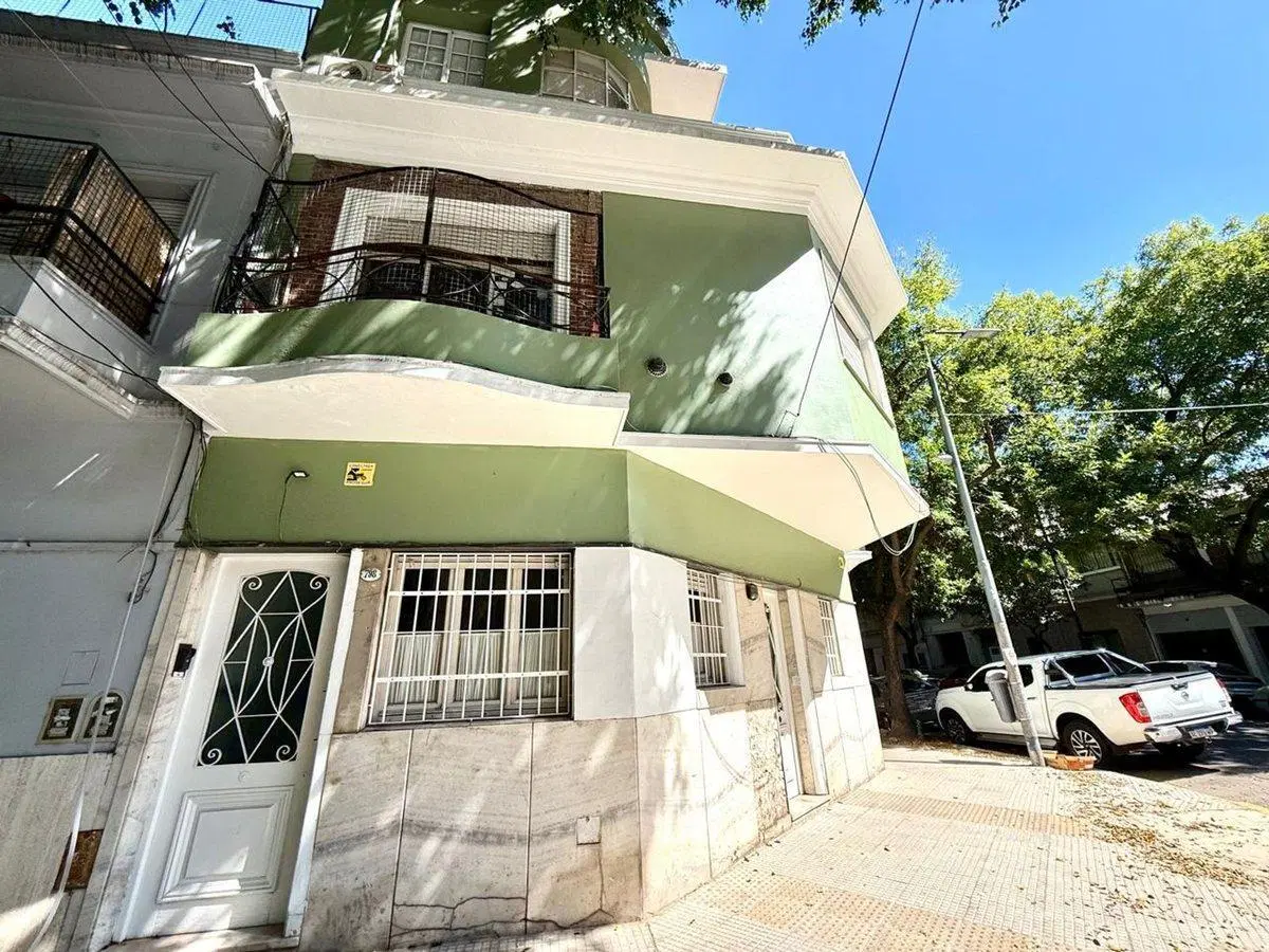 CASA EN VENTA VILLA ORTUZAR  PROP 6 AMB/ 300 M2 5