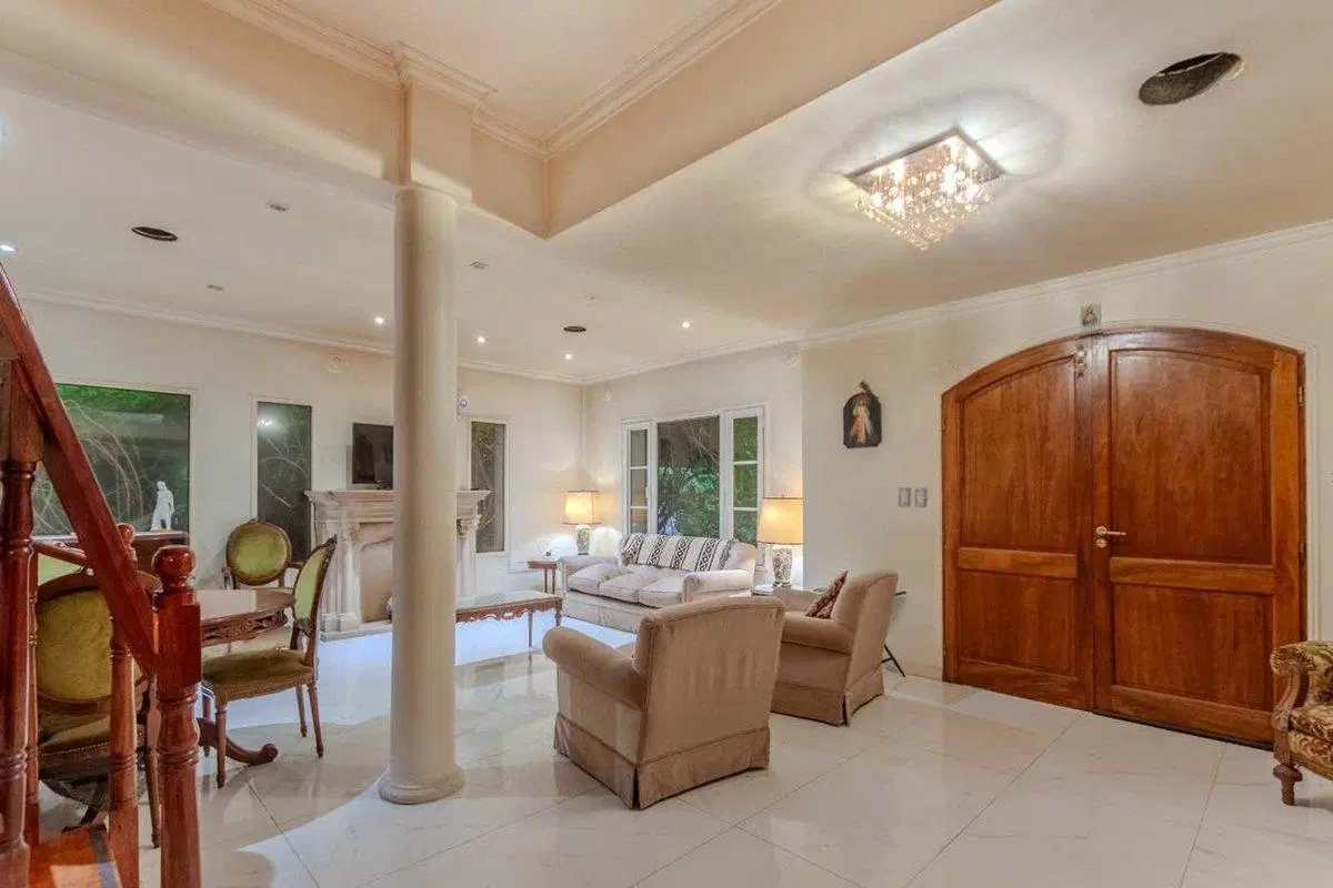 Venta Casa 5 Ambientes en "PARQUE LELOIR" 4