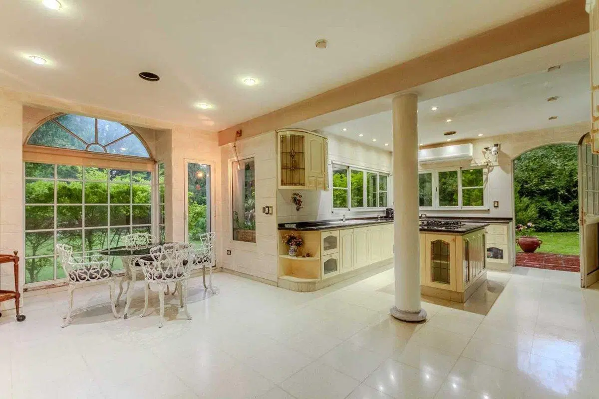 Venta Casa 5 Ambientes en "PARQUE LELOIR" 2