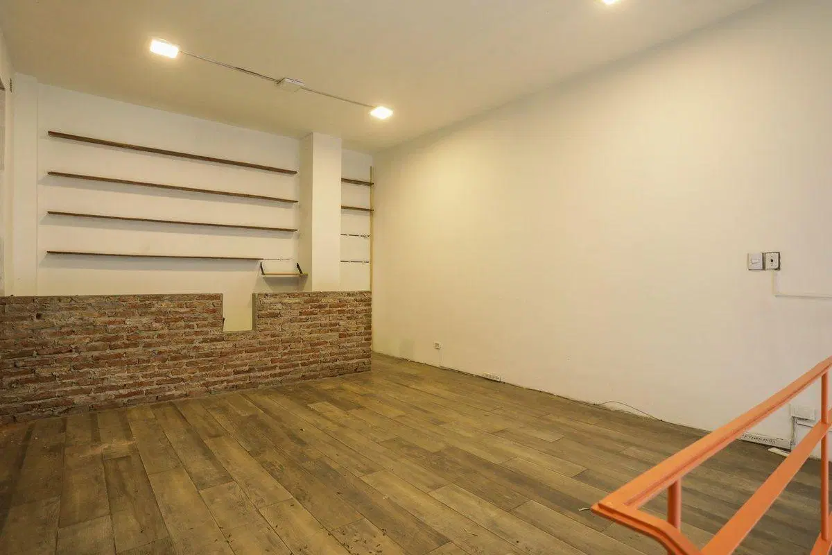 LOCAL DOBLE ALTURA RECOLETA VENTA CON RENTA 8