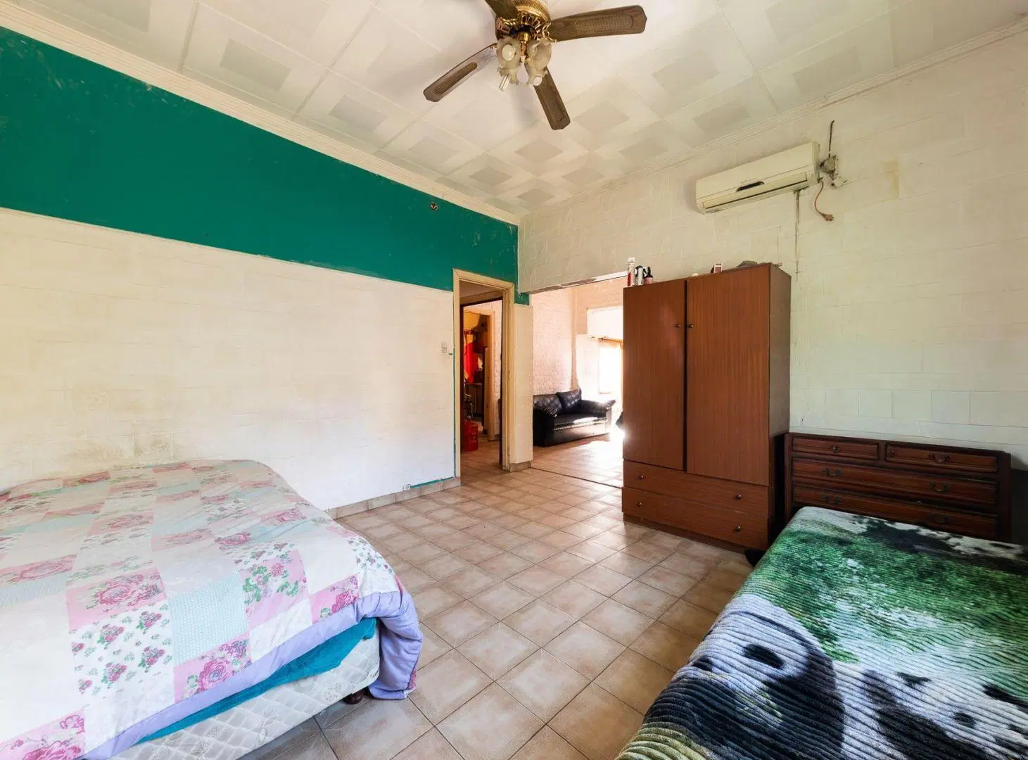 VENTA CASA 4 AMB. A REFACCIONAR. AVELLANEDA 2