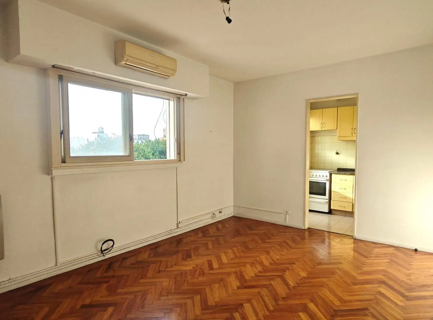 VENTA Departamento dos ambientes en Floresta 4