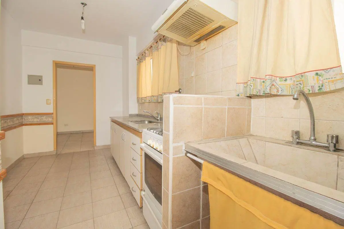 VENTA DEPARTAMENTO 3 amb. balcón y cochera. LANÚS 4