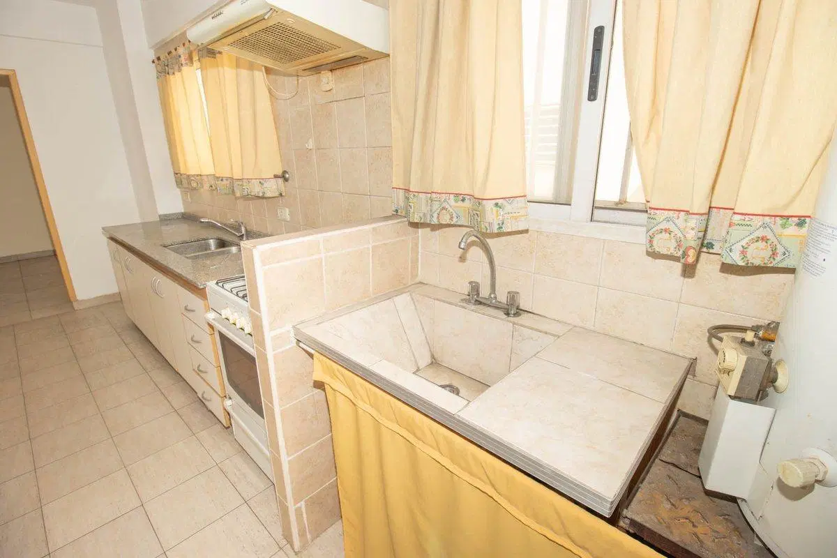 VENTA DEPARTAMENTO 3 amb. balcón y cochera. LANÚS 8
