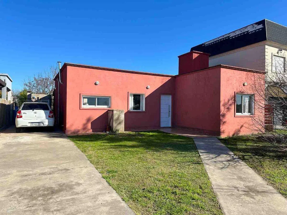 VENTA CASA 3 AMBIENTES BARRIO LAGUNA AZUL CREDITO 3