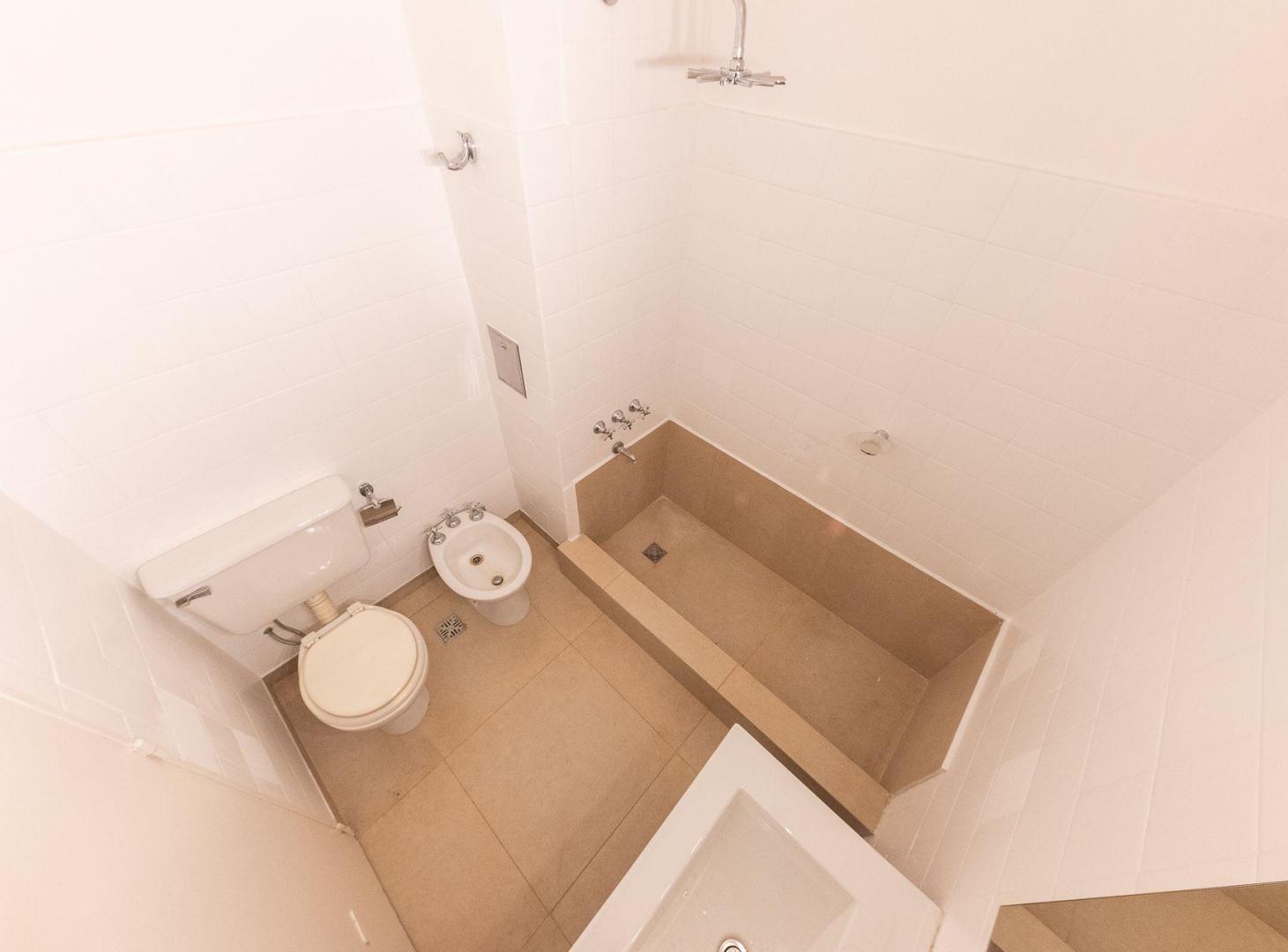Foto de VENTA DEPARTAMENTO 3 AMBIENTES EN CABALLITO., imagen 3