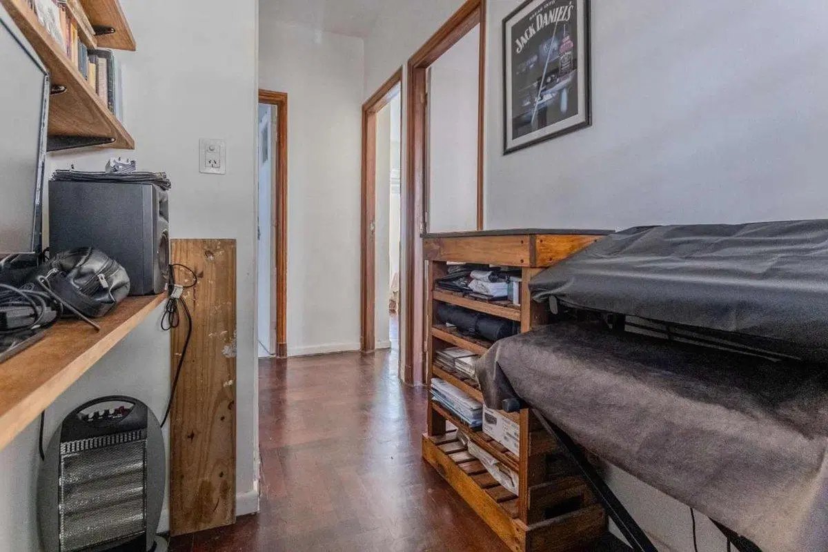 3 AMBIENTES C/BALCON 1ER PISO POR ESCALERA ALMAGRO 3