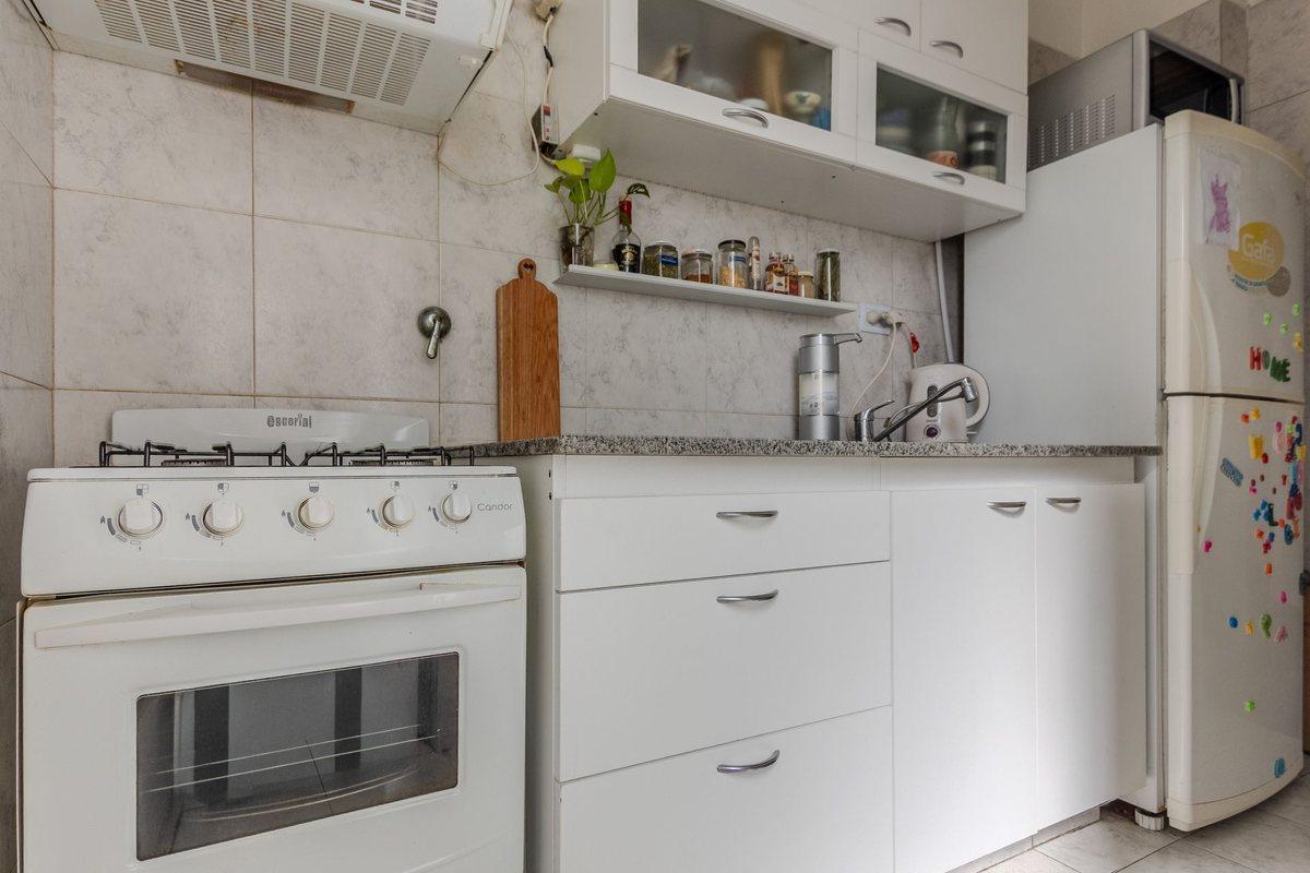 Foto de 3 AMBIENTES C/BALCON 1ER PISO POR ESCALERA ALMAGRO, imagen 3
