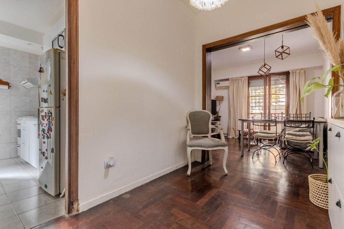 Foto de 3 AMBIENTES C/BALCON 1ER PISO POR ESCALERA ALMAGRO, imagen 2