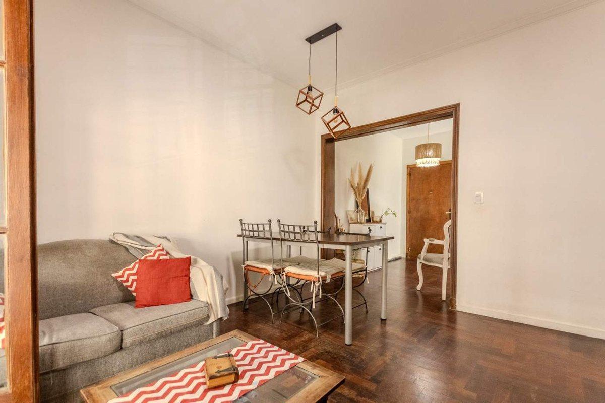 Foto de 3 AMBIENTES C/BALCON 1ER PISO POR ESCALERA ALMAGRO, imagen 1