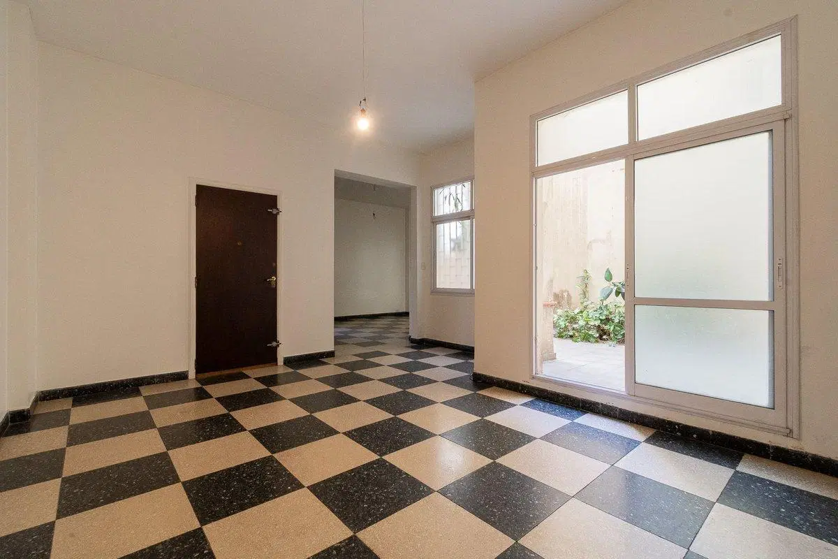 Venta depto 5 amb con dependencia y patio 2