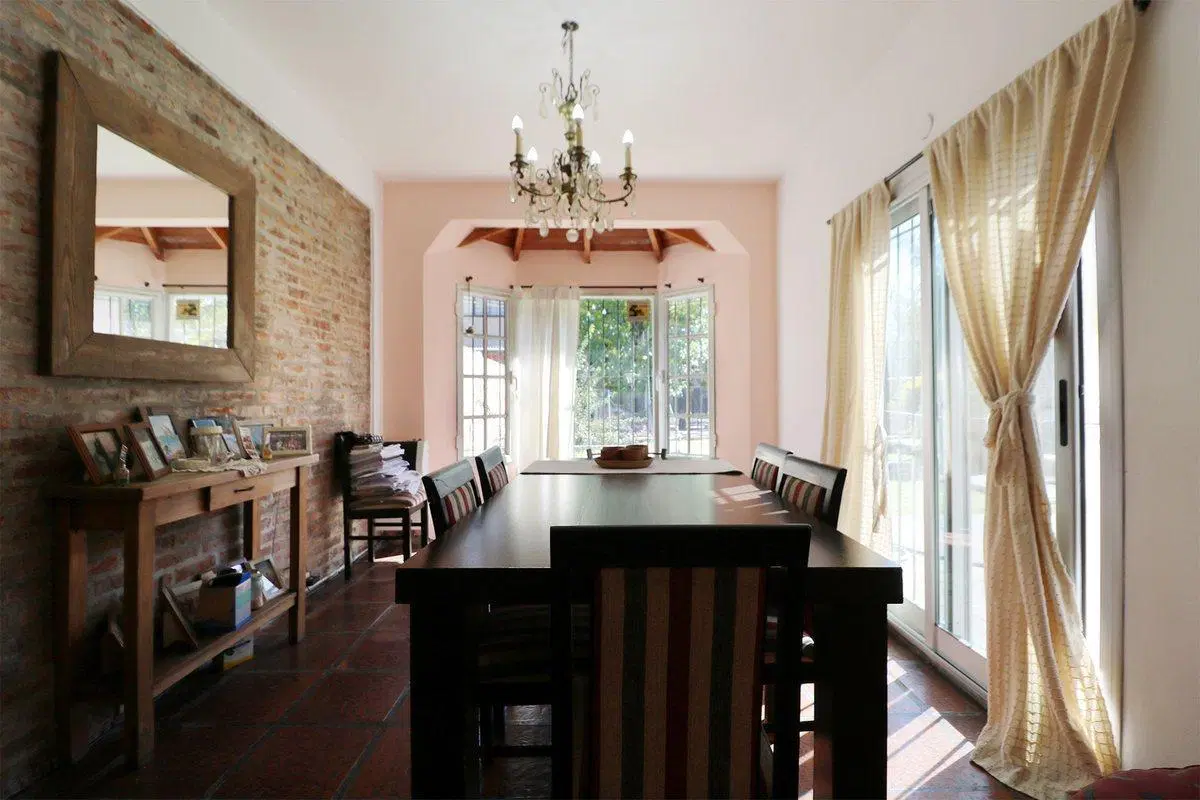 CASA EN VENTA 3 AMBIENTES/ DE VICENZO GRANDE 5