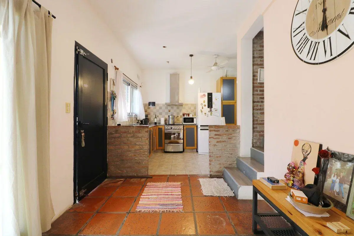 CASA EN VENTA 3 AMBIENTES/ DE VICENZO GRANDE 8