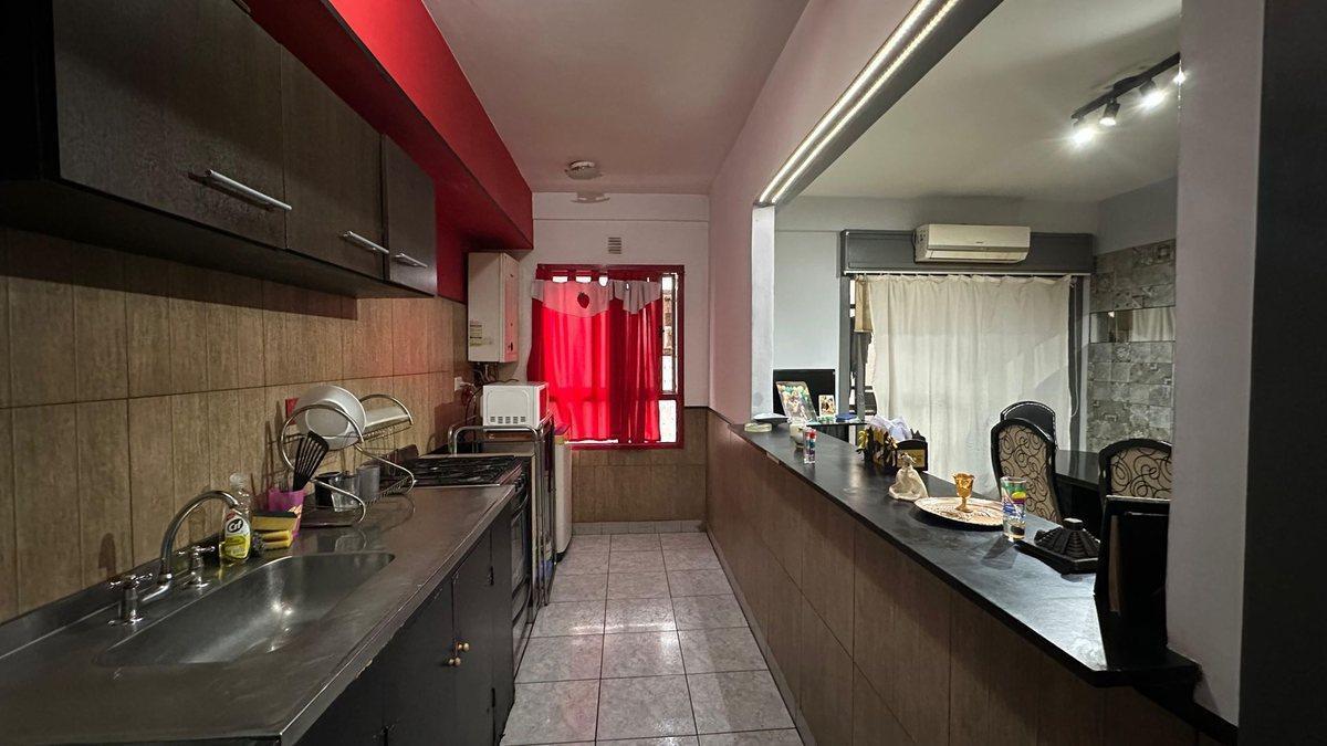 Foto de VENTA DEPTO 3 AMBIENTES CON BALCON, EN LA BOCA, imagen 2