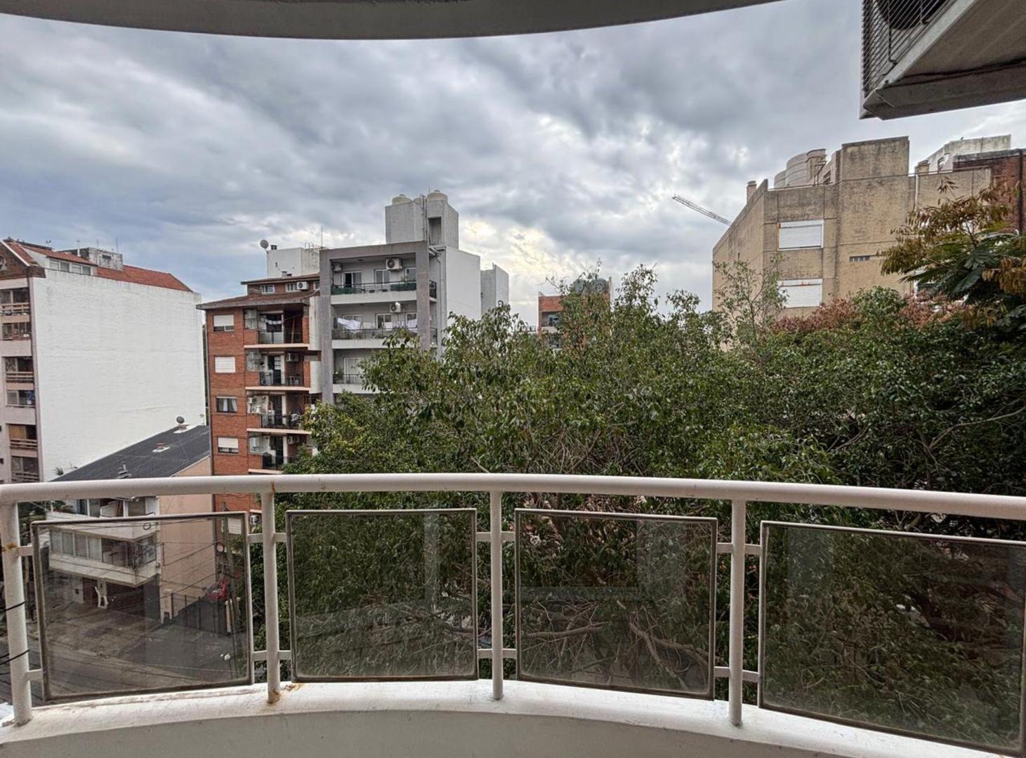Foto de Venta 3 ambientes c/cochera - Vicente Lopez, imagen 2